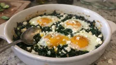 Σπανάκι με αυγά στον φούρνο: ζουμερό, χορταστικό και έτοιμο σε 15 λεπτά