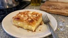 Λεμονόπιτα με χωριάτικο φύλλο: τραγανή πίτα με αφράτη κρέμα λεμονιού