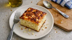 Αλμυρή γιαουρτόπιτα στο ταψί: αφράτη σαν σουφλέ, με φέτα και μυζήθρα