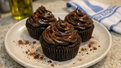 Vegan cupcakes σοκολάτας χωρίς γλουτένη με frosting αβοκάντο – αφράτα και σοκολατένια