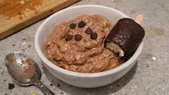 Παγωτό πρωτεΐνης με cottage και μπανάνα: σοκολατένιο, στο μπλέντερ, χωρίς βράσιμο