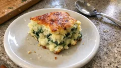 Εύκολο σουφλέ με σπανάκι και τυριά στο ταψί — αφράτο και κρεμώδες