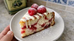 Δίχρωμο κέικ με λευκή σοκολάτα και σμέουρα – αφράτο και ζουμερό