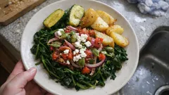 Σαλάτα με βλήτα, κολοκυθάκια και πατάτες – λαδόξιδο από καψαλισμένη ντομάτα