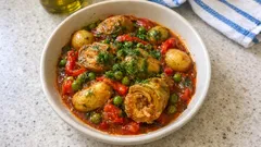 Αγκινάρες κοκκινιστές στο ταψί με baby πατάτες – μελώνουν χωρίς κόπο