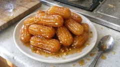 Τουλουμπάκια τραγανά απ’ έξω και ζουμερά μέσα: το κόλπο με το κρύο σιρόπι