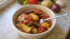 Μπριάμ στον φούρνο: το σωστό κόψιμο για να ψηθούν όλα ομοιόμορφα