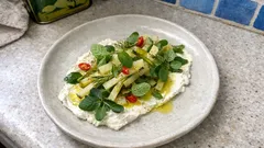 Καλοκαιρινό τουρσί λαχανικών σε 20 λεπτά — τραγανό και δροσερό στο ψυγείο