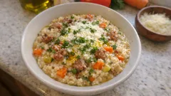 Τραχανώτο με ξινό τραχανά και χωριάτικο λουκάνικο – χυλωμένο σαν ριζότο