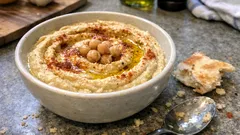 Αφράτο χούμους στο μπλέντερ: η σωστή ισορροπία ταχίνι–λεμόνι