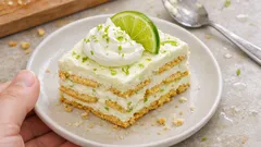Γλυκό ψυγείου με λάιμ και μπισκότα λεμονιού – δροσερό, χωρίς ψήσιμο, κόβεται τέλεια