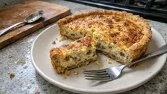 Κλασική Κις Λορέν: τραγανή βάση με τυφλό ψήσιμο και βελούδινη κρέμα