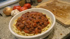 Πασταχιούτα Ρόδου: η «μακαρονάδα του γάμου» με κιμά και αρωματικά μπαχαρικά