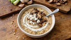 Σούπα τραχανά με μανιτάρια και μανούρι: βελούδινη, χορταστική και χωρίς κόπο