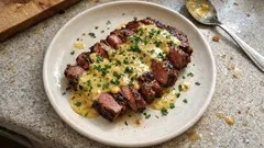 Σάλτσα Café de Paris στο σπίτι: βελούδινη, ζεστή και ιδανική για μπριζόλα