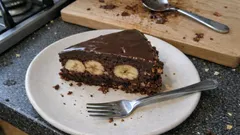 Κέικ σοκολάτας χωρίς μίξερ με φαρίνα – αφράτο με κρούστα φουντουκιού