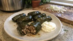 Γιαπράκια Ρόδου στην κατσαρόλα: με ωμή γέμιση και κύμινο, όπως στο νησί