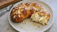 Πασχαλινό τσουρέκι με μαστίχα και μαχλέπι – αφράτο, με ίνες και μαλακό για μέρες