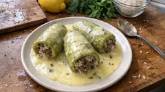 Κολοκυθάκια γεμιστά αυγολέμονο: βελούδινη σάλτσα χωρίς να κόψει