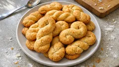 Πασχαλινά κουλουράκια πορτοκαλιού: βουτυράτα, αρωματικά και τραγανά για μέρες