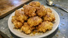 Κουταλίδες Μάνης: αφράτες τηγανίτες με κουτάλι, έτοιμες για μέλι σε λίγα λεπτά