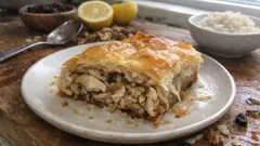 Πρωτοχρονιάτικη πίτα με κοτόπουλο, ρύζι και αποξηραμένα φρούτα — τραγανή και χορταστική