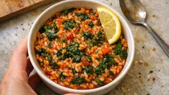 Σπανακόρυζο κοκκινιστό στην κατσαρόλα – μελωμένο, σπυρωτό και με άνηθο-λεμόνι στο τέλος